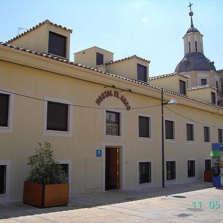 Hostal El Arco Mejorada Del Campo Luaran gambar