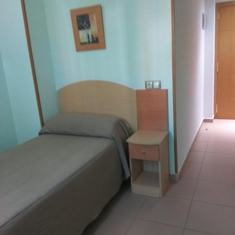Hostal El Arco Mejorada Del Campo Luaran gambar