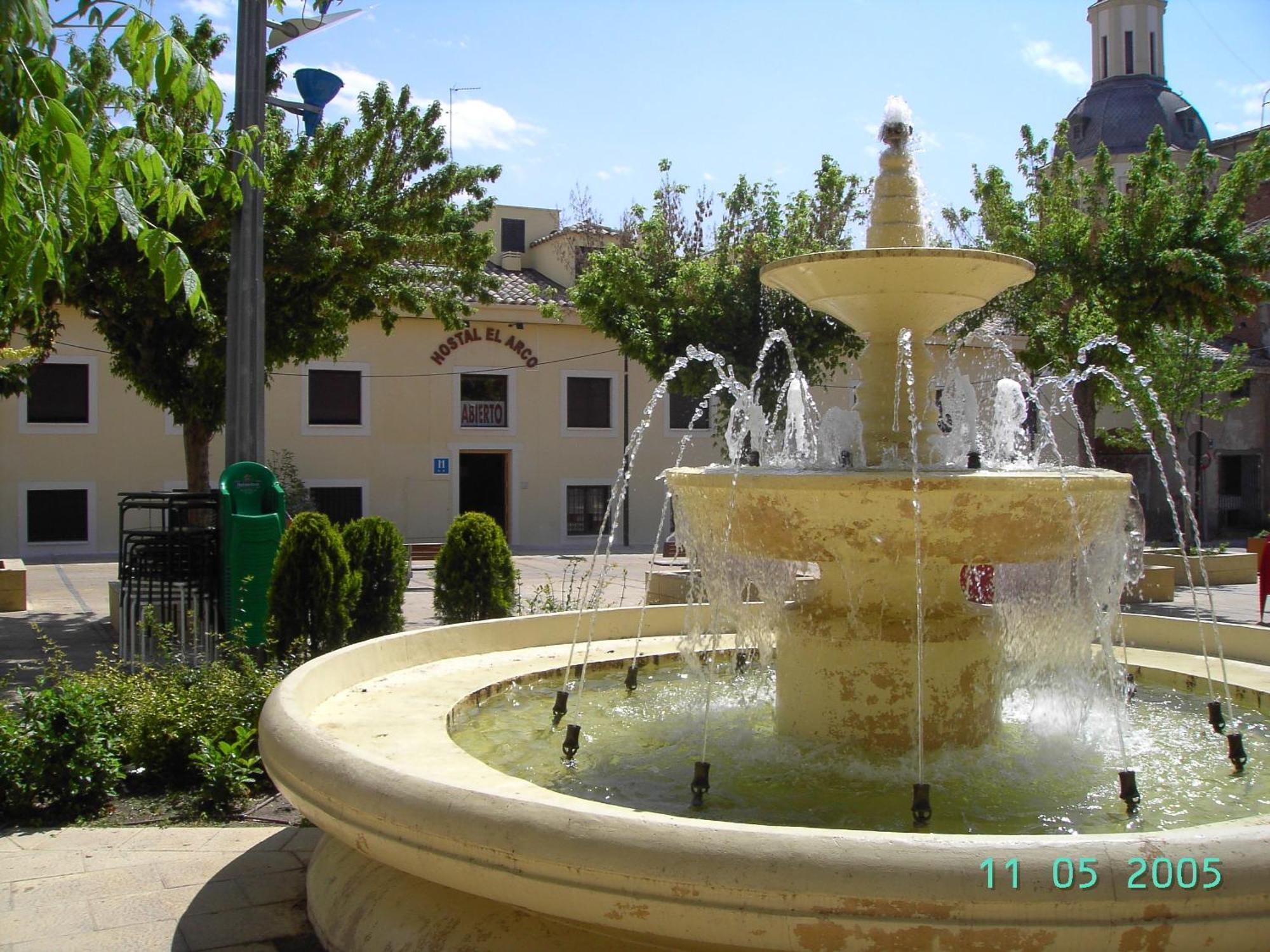Hostal El Arco Mejorada Del Campo Luaran gambar